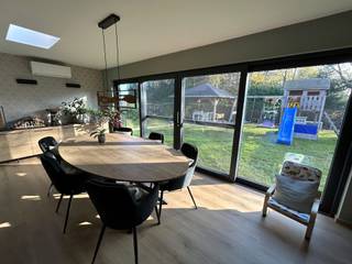 Deze moderne woning uit 2016 in Wommersom biedt alles wat u zoekt: rust, groen en hedendaags wooncomfort op een mooi perceel van 5a 88ca...