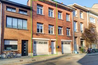 Voor meer info of een bezoek ter plaatse contacteer steven@copandi.be of bel 0498 61 58 86Gerenoveerde woning met gunstige ligging nabij winkels,...