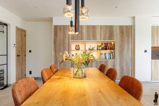 Energiezuinige en kwalitatief afgewerkte woning met 3 slaapkamersDeze energiezuinige woning combineert comfort, ruimte en hoogwaardige afwerking...