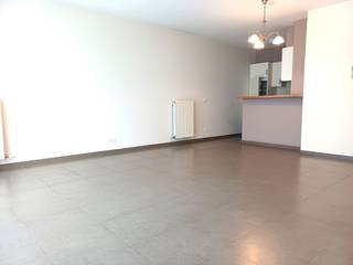 Gelijkvloers appartement met 2 slaapkamers en terras in een kleine (4 app.) en rustige residentie. Gelegen op 50 meter van het Ten Akker Park en...