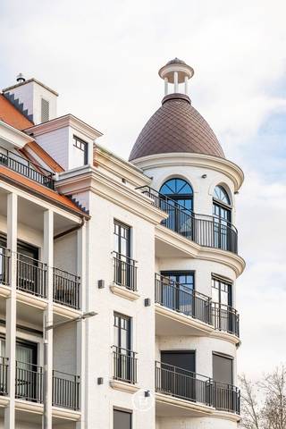 Cet appartement lumineux et très accueillant se situe dans la résidence récente Crown. Son emplacement est particulièrement attrayant, à quelques...