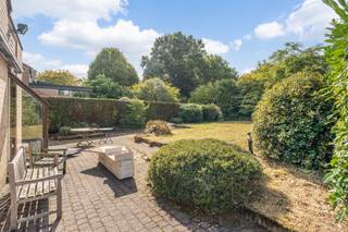 Bent u op zoek naar een thuis waar ruimte, licht en comfort centraal staan en die u naar eigen wens kan afwerken?✨Deze charmante gezinswoning uit...