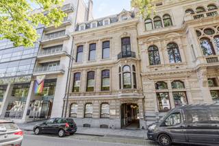 Dit uitzonderlijk pand, genoemd Hotel Neefs, combineert het statige gebouw aan de voorzijde (d.d. begin 20ste eeuw) met een recenter...