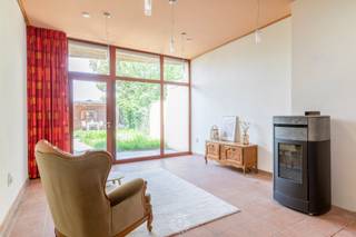 Op zoek naar een instapklare woning met een uitstekende ligging en sterke energetische troeven? Dan is deze recent gerenoveerde gesloten bebouwing...