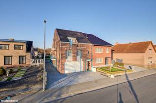 INSTAPKLAAR APPARTEMENT MET 2 SLAAPKAMERS, TUIN EN GARAGE IN SCHOONBEEK*** Bekijkt U dit appartement via een aanverwante website? Surf dan...