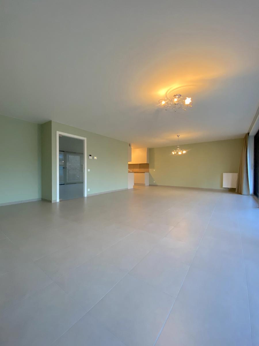 Recent appartement met ruim terras in groen kader te Aalst - foto 5