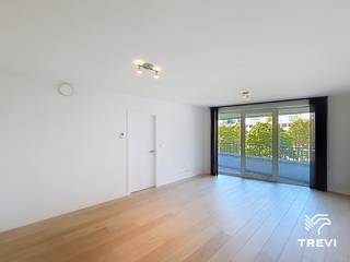 <p><strong>BRUSSEL – In de Kanaalzone, tegenover Tour & Taxis en in de directe nabijheid van winkels, restaurants en openbaar vervoer, in het recente project "Canal Wharf", schitterend 1-slaapkamerappartement van ±67m² bewoonbare oppervlakte gelegen op de 3e verdieping. Het appartement bestaat uit een inkomhal met plaats voor een wasmachine, een apart toilet, een douchekamer (douche, dubbele wastafel), een lichte woonkamer van ±24m² met toegang tot een ruim terras van ±11m², een halfopen volledig uitgeruste keuken (oven, kookplaat, dampkap, koelkast/vriezer, vaatwasser) en een mooie slaapkamer van ±14,5m² die eveneens toegang biedt tot het terras. Provisie voor lasten van € 150/maand (warm water, verwarming, gemeenschappelijke delen). EPC B+! Beschikbaar vanaf 01/11/2026. Afmetingen worden ter indicatie gegeven.</strong></p>
<p> </p>
<p><u>Op de 3<sup>e</sup> verdieping:</u></p>
<p> </p>
<ul>
<li>Inkomhal met plaats voor wasmachine</li>
<li>Apart toilet</li>
<li>Douchekamer (douche, dubbele wastafel)</li>
<li>Woonkamer van ±24m² (4 x 6) met toegang tot terras van ±11m²</li>
<li>Halfopen volledig uitgeruste keuken (oven, kookplaat, dampkap, koelkast/vriezer, vaatwasser)</li>
<li>Slaapkamer van ±14,5m² (3 x 4,75) met toegang tot terras van ±11m²</li>
</ul>
<p> </p>
<p>Provisie voor lasten van € 150/maand (warm water, verwarming, gemeenschappelijke delen)</p>