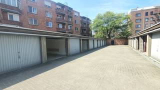 Te huur: goed gelegen garagebox in het centrum van Hasselt, Windmolenstraat 30.Ideaal voor het veilig stallen van uw wagen, motor of als...