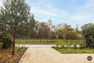 Meer info via info@homixx.be of via 016199340.Deze prachtige villa is centraal gelegen op een steenworp van het Imelda ziekenhuis. In 2024-2025 is...