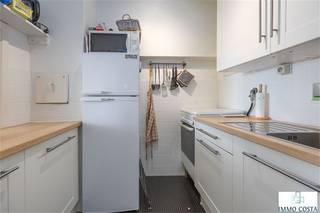 Ruim appartement met frontaal zeezicht in klein gebouw met één appartement per verdieping. Het appartement is zeer goed gelegen op de Zeedijk...