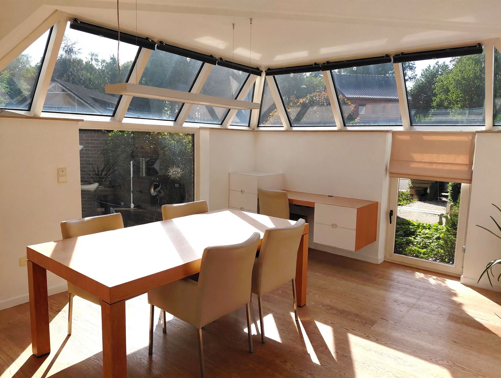 TE HUUR: Unieke woning met 3 slaapkamers en prachtige tuin te Houthalen! - foto 5