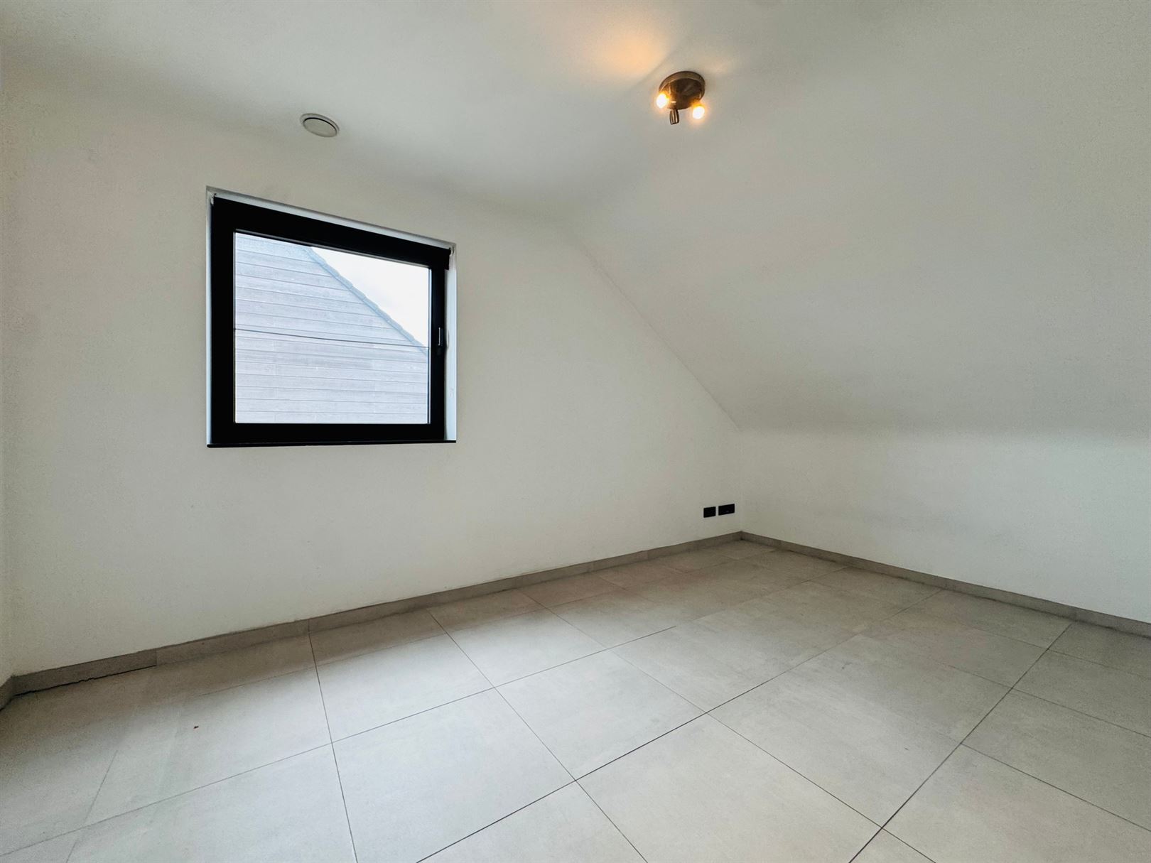 Dakappartement met twee slaapkamers en carport - foto 5
