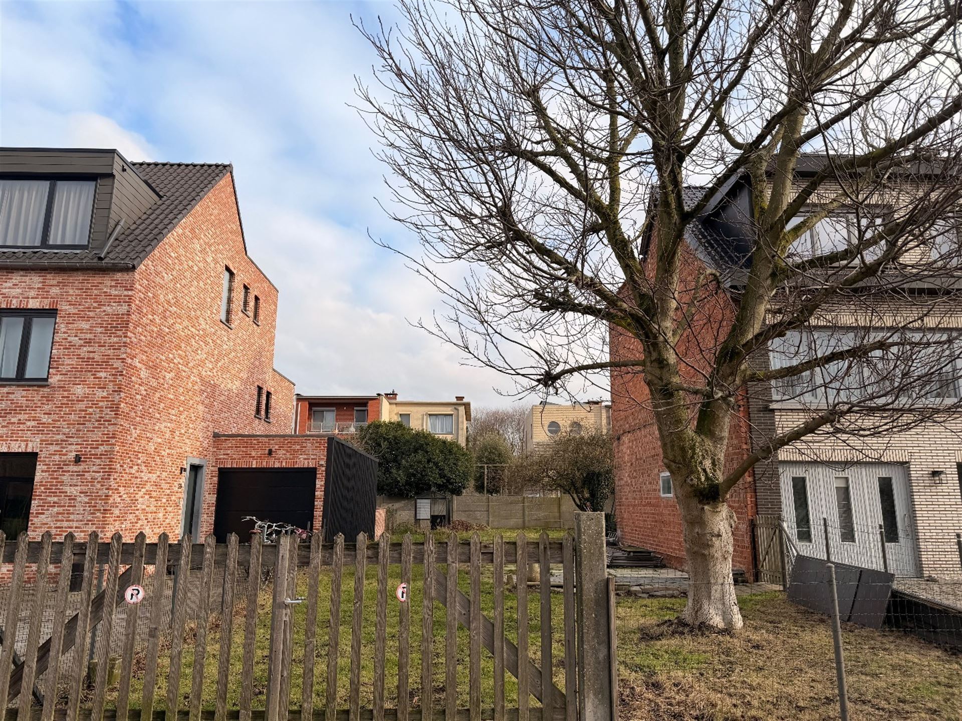 Bouwgrond van 297 m² voor een halfopen bebouwing! - foto 3