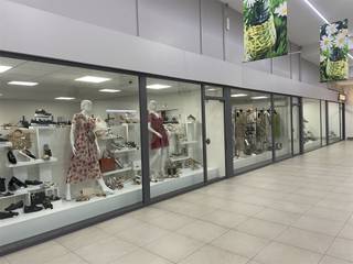 Welkom in dit uitzonderlijke retailpand in het hart van Genk, gelegen in Shopping 3, een modern winkelcentrum in het centrum van Genk.Met...