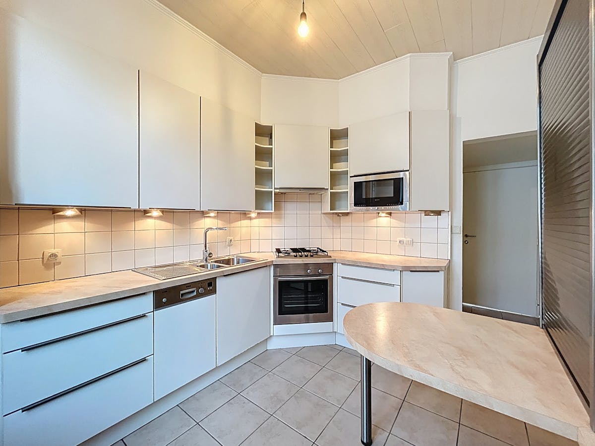 Rijwoning met 3 slaapkamers te huur in centrum Kortrijk - foto 4