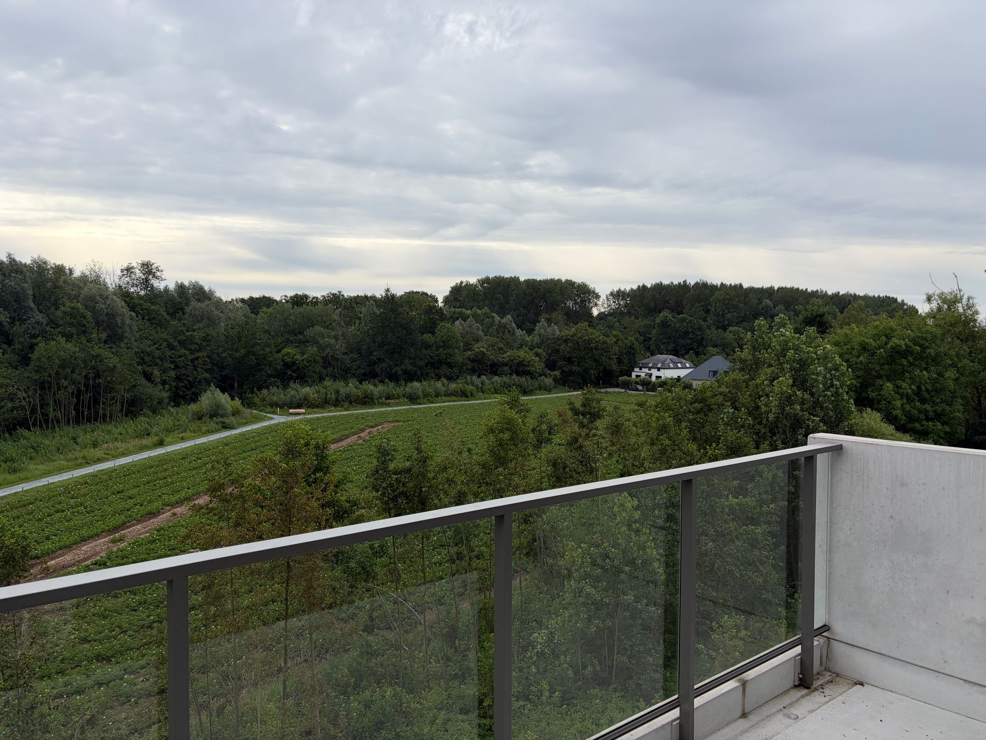 Apartment for rent in Edegem with 2 bedrooms - photo 2