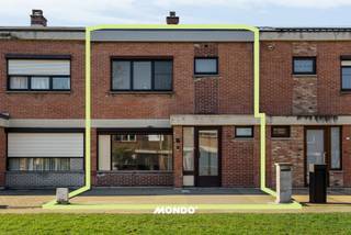 Op zoek naar een instapklare woning? Dan is deze woning een kijkje waard!Wat zijn de pluspunten van deze woning:Perfect gelegen: vlakbij de...