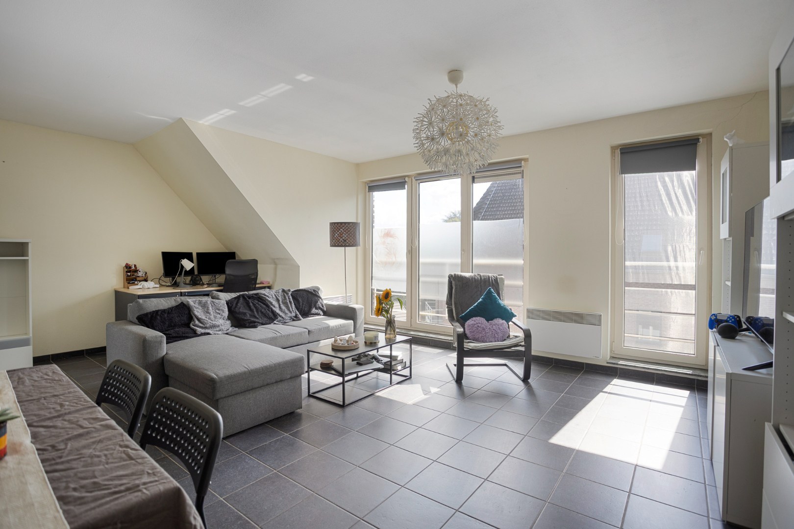 Instapklaar dakappartement met groot terras in centrum Geel - foto 5