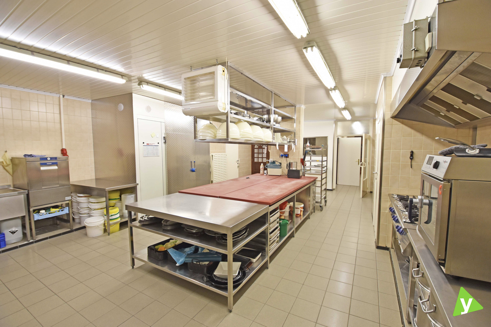 Commercial à louer à Eeklo avec 3 chambres - photo 5
