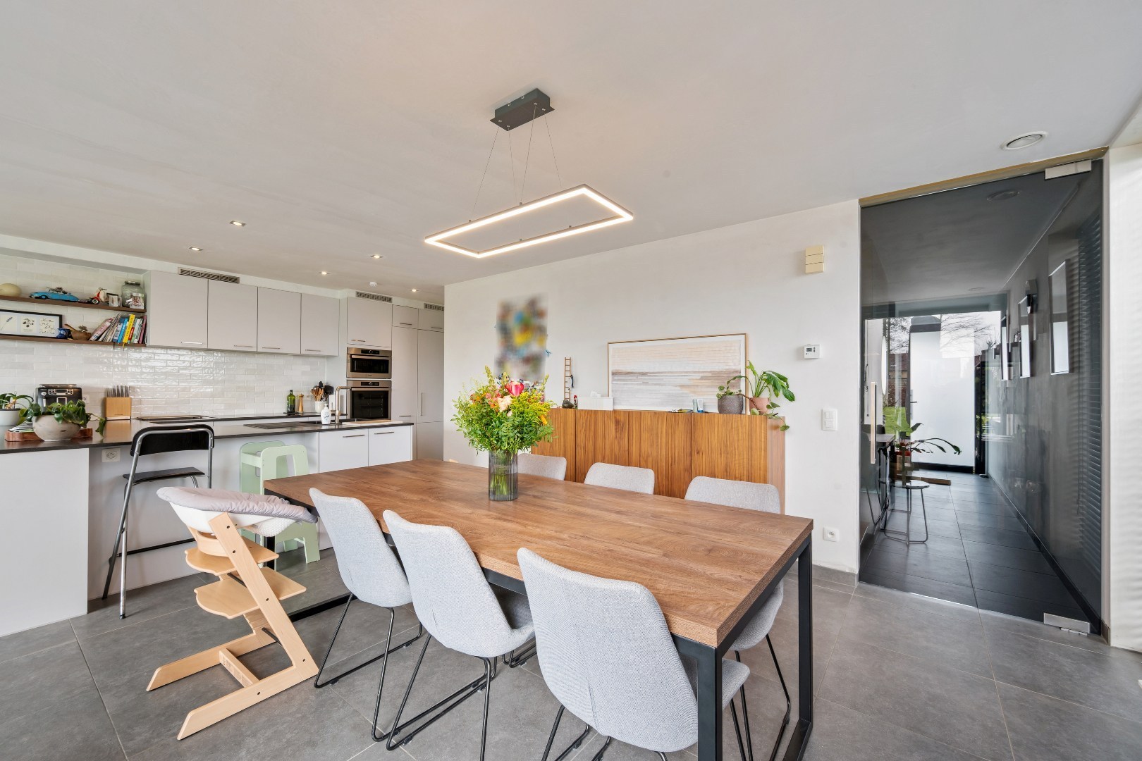 Recente en energiezuinige woning met 3 slaapkamers, ruime garage en tuin. - foto 4