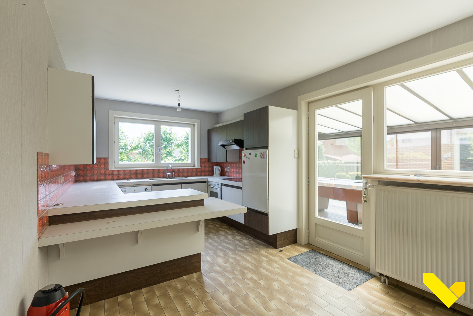 Ruime gelijkvloerse woning met 4 slaapkamers. - foto 4
