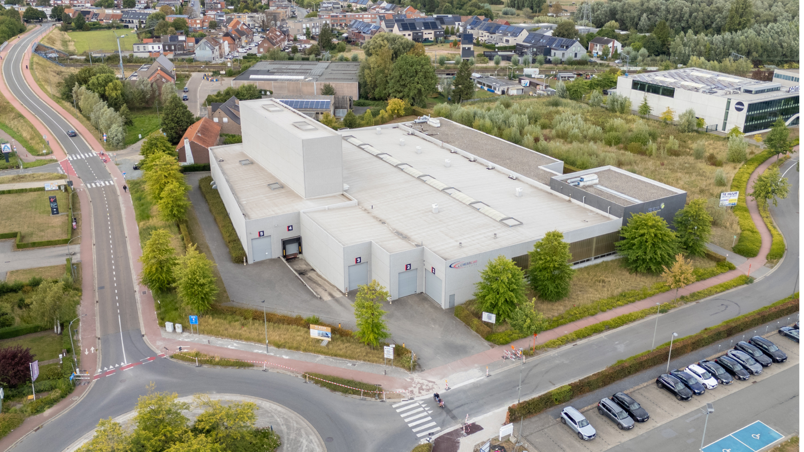 Modern bedrijfsgebouw langs E17 in Zwijndrecht - foto 2