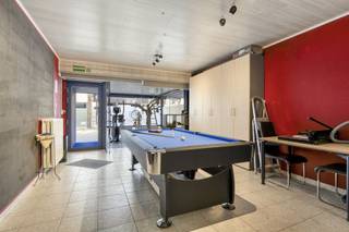 Bent u op zoek naar een unieke combinatie van wonen en werken? Dit veelzijdige pand biedt tal van mogelijkheden, zowel voor zelfstandigen als...