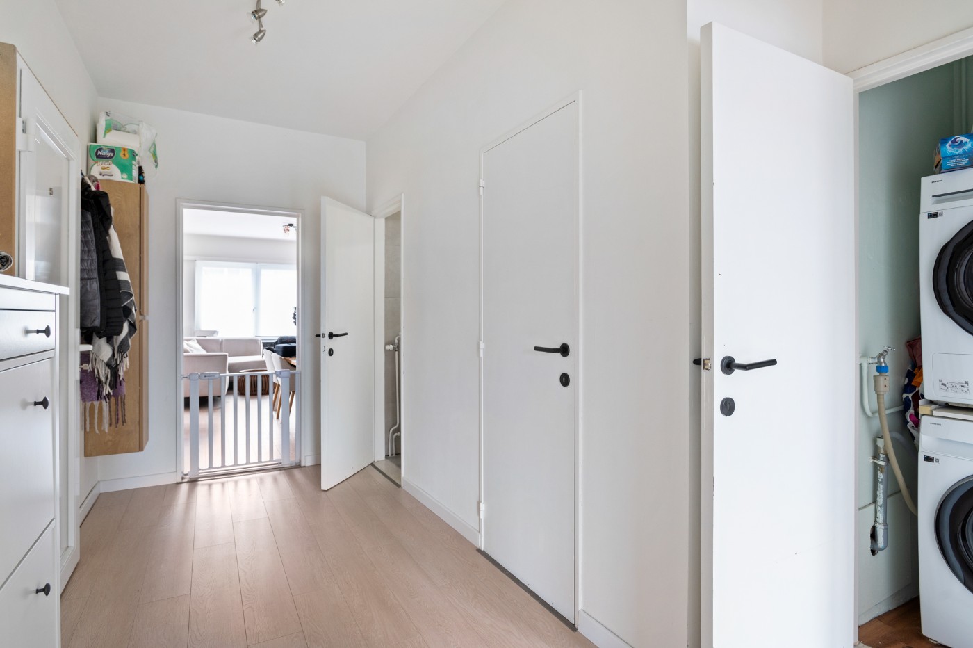 Instapklaar hoekapp. op 1e verd. met 2 slpk., balkon en garagebox - foto 2