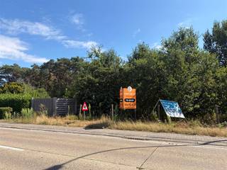 <p>Mooie en rustig gelegen bouwgrond voor open bebouwing!</p><p>Een prachtig perceel bouwgrond van 20 are 34 nabij het centrum van Tremelo.<br />Lot 1 en 1A op het plan.</p><p>Bouwdiepte: 15 m op het gelijkvloers en op 12 m op verdieping<br />Bouwbreedte 11,11 m</p><p>Wens je een gratis schatting? Vergeet dan zeker geen contact met ons op te nemen!</p><p>Wil jij hier je nieuwe thuis bouwen? Mail dan naar info@future-home.be of bel ons op 016 90 10 21.</p><p>Woongebied, Verkavelingsvergunning, Geen vergunning, Geen voorkooprecht, Geen dagvaarding</p>