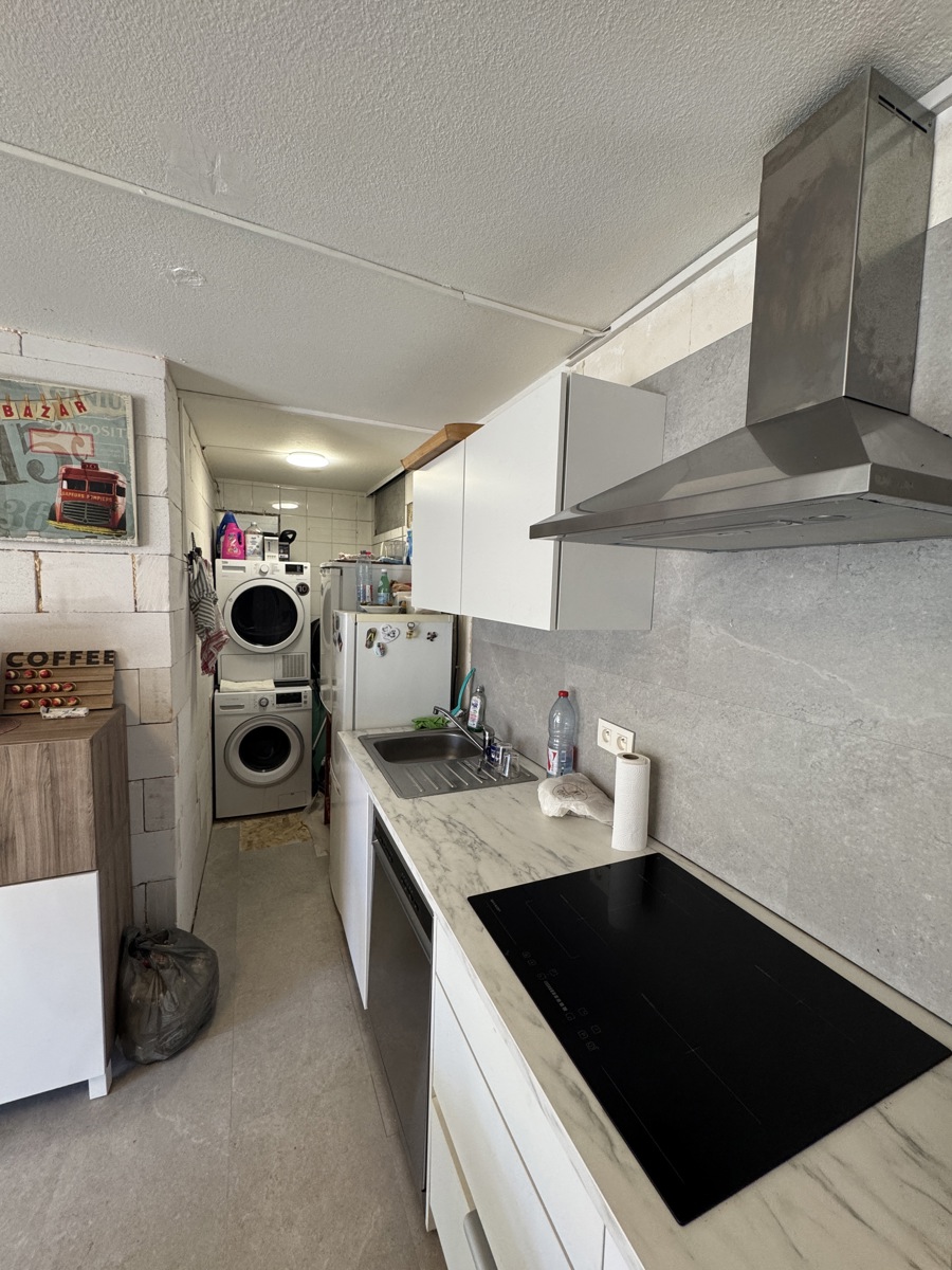 Lichtrijke studio met terras en parking in "Les Venelles" - foto 5