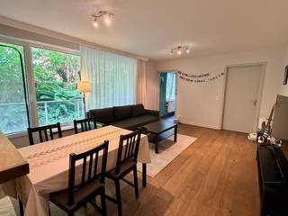 <p>Dit instapklare appartement bevindt zich aan de rustige achterzijde van een verzorgd gebouw, op wandelafstand van Imec, het Arenbergpark, openbaar vervoer, scholen en winkels.<br />Bij het betreden van het appartement komt u in de inkomhal met gastentoilet en praktische bergruimte voorzien van aansluitingen voor een wasmachine en droogkast. De lichtrijke leefruimte geeft rechtstreeks toegang tot het aangename terras. Aansluitend bevindt zich de volledig ingerichte keuken, uitgerust met kwalitatieve toestellen.<br />Verder beschikt het appartement over een ruime slaapkamer en een verzorgde badkamer met lavabomeubel en douche.<br />Op het gelijkvloers zijn een gemeenschappelijke fietsenstalling en een privatieve kelderberging aanwezig.<br />Een inpandige garagebox kan afzonderlijk aangekocht worden voor 25.000 euro.<br />Dit appartement combineert comfort, een uitstekende ligging en een praktische indeling. Dankzij de nabijheid van belangrijke voorzieningen en onderzoekscentrum Imec vormt het niet alleen een ideale woonst, maar ook een interessante investeringsopportuniteit.<br />De reële maandelijkse kost ligt rond de 200,00 euro, waterverbruik en verwarming inbegrepen.</p>