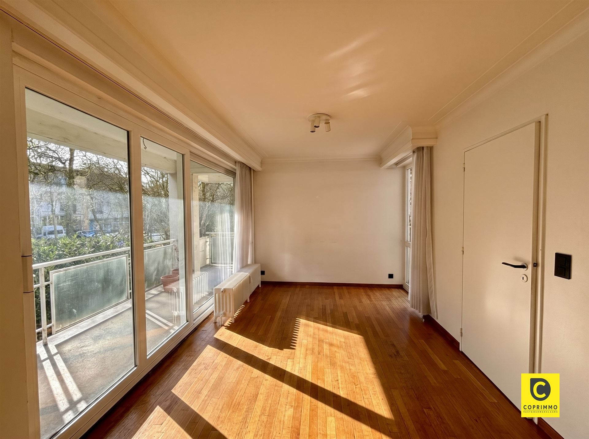 Instapklaar 3 slaapkamer appartement met zonnig terras, kelder en fietsenberging - foto 5