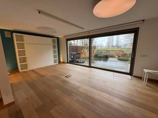 Te huur in het hart van Sint-Amands, met prachtig zicht op de kerk en de Schelde: deze karaktervolle en polyvalente duplexwoning met een...