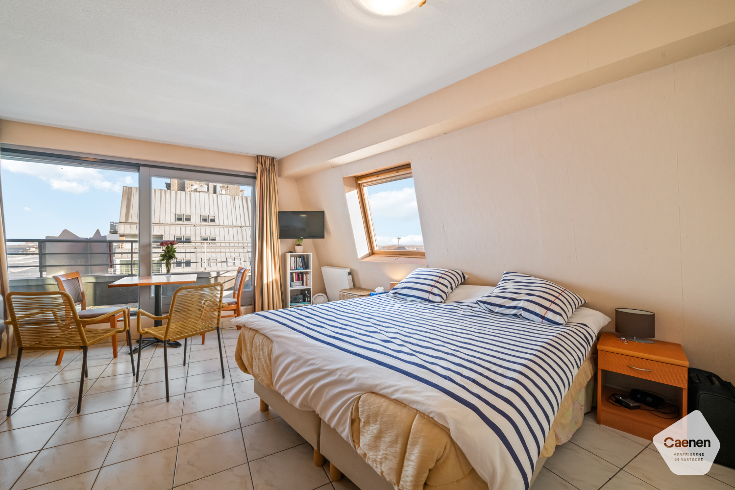 Lichtrijke studio met een prachtig uitzicht op zowel de zee als het hinterland - foto 2