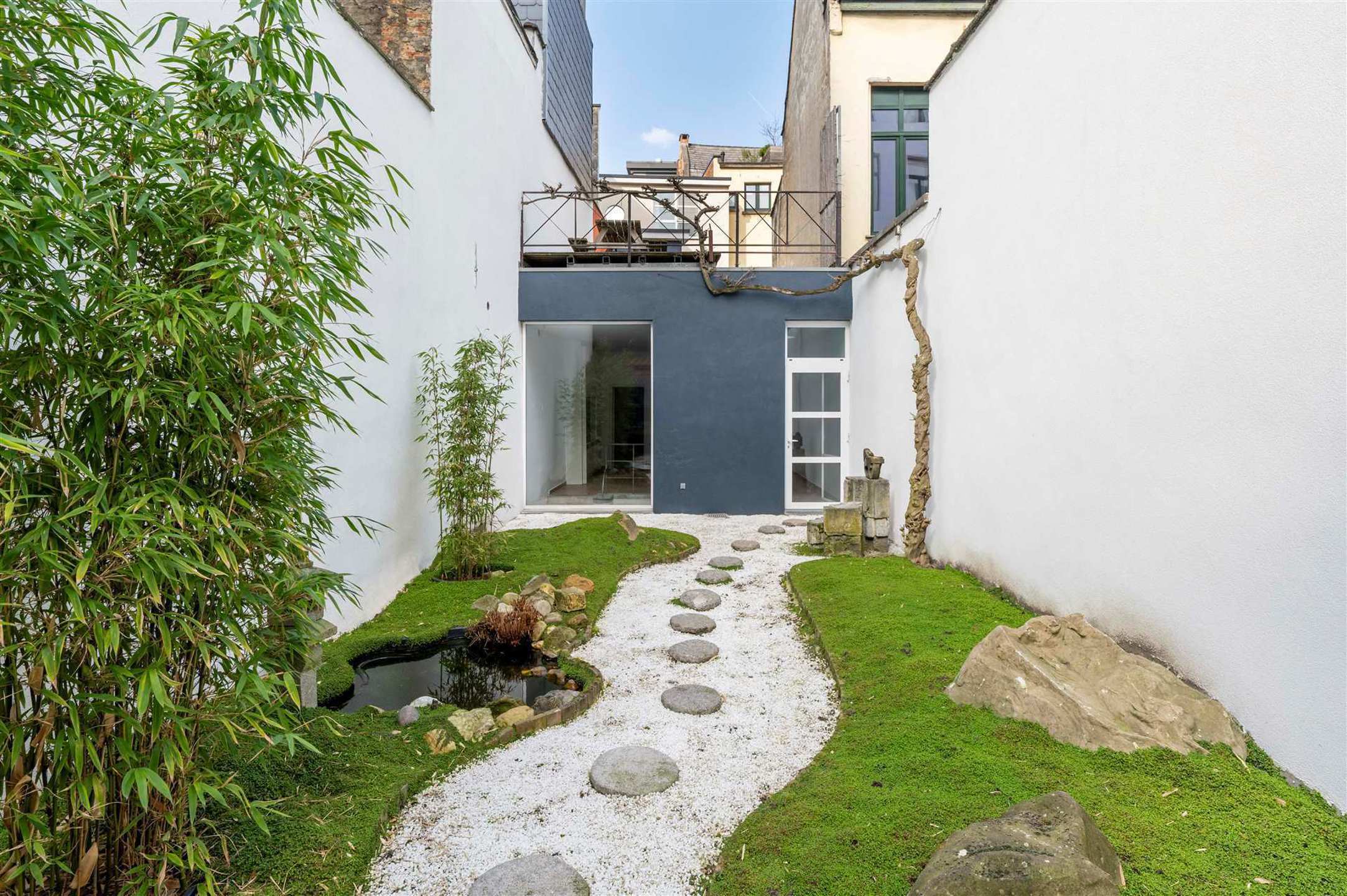 Herenhuis met zuidgerichte tuin en terras in het historisch centrum - foto 2