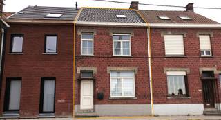 Fraaie, instapklare, lichtrijke woning met tuin, gelegen te Moen. In de nabijheid van bakkers, slagers en ontspanningsmogelijkheden, vind je...