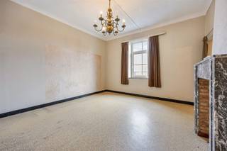 Ben jij op zoek naar een woning met karakter, waar je jouw persoonlijke stempel volledig kan achterlaten? Dan is dit pand de ideale canvas voor...