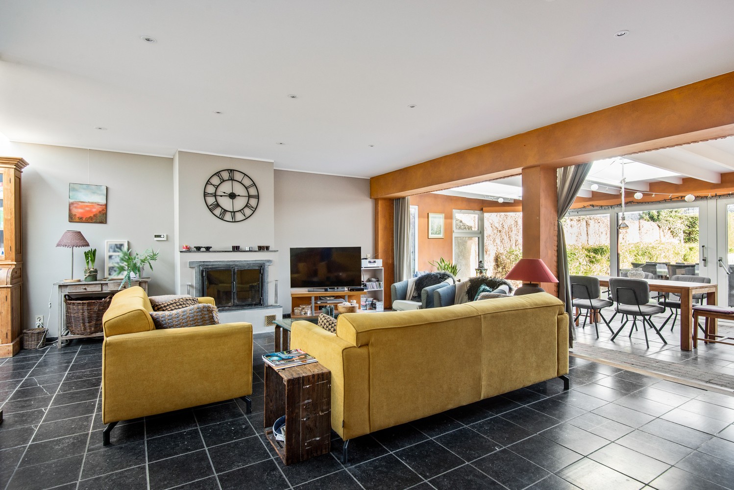 Handelshuis met ruime woning en zwembad te Koningshooikt - foto 3