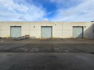 DE WAERDE - KMO UNIT 5 - 377m² - Het bedrijvenpark "DE WAERDE" is gelegen aan de Industrieweg in Zonhoven, op amper 2 km van de E-314; Bushalte op...