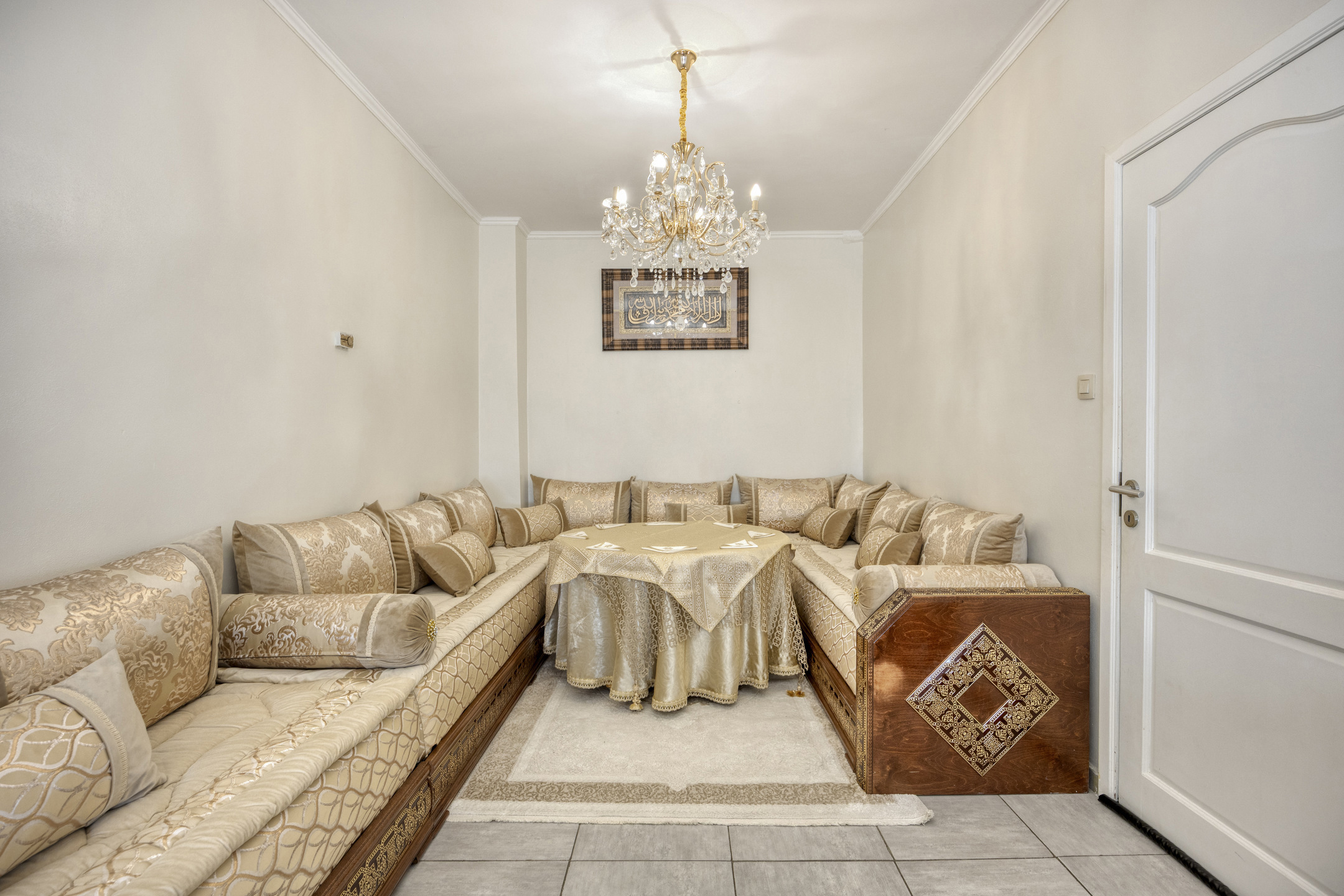 Instapklare woning met 4 slaapkamer en stadskoer. - foto 4