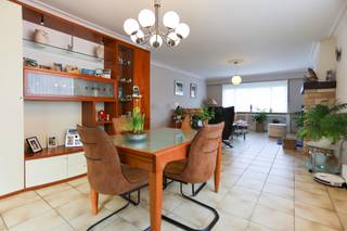 Gelijkvloerse open bebouwing op een mooi en groot perceel, gelegen in een rustige wijk in Kieldrecht, op slechts enkele kilometers van de E34.De...