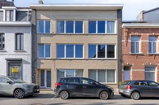 Te koop: ruim te renoveren appartement in Mechelen-Zuid, gelegen in de rustige Leliestraat op de stadsrand.Dit appartement van 97 m² bevindt zich in...