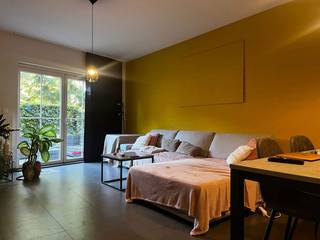 Energiezuinig gelijkvloers appartement in het centrum van Zammel.<br /><br />Het appartement heeft de volgende indeling: Via de inkomhal heeft u toegang tot een grote lichtrijke woonkamer met open ingerichte keuken voorzien van alle inbouwtoestellen (combi-oven , koelkast, keramisch kookvuur, dampkap, spoelbak en vaatwasser; tegels, 30m²). Via de living kan u zich begeven naar de tuin met terras. Verder geeft de nachthal toegang tot één ruime slaapkamer (tegels; 12m²), de ingerichte badkamer (lavabo, inloopdouche, toilet ; tegels, 7m²) en de ruime kelder (18m²).<br /><br />Er is voldoende parkeergelegenheid in de nabijheid van het appartement.<br /><br />- CV = aardgas<br />- 127 kWh/ m² jaar<br />- €50 gemeenschappelijke onkosten<br />- Kleine huisdieren zijn bespreekbaar.<br /><br />Voor bijkomende inlichtingen of een bezoek ter plaatse kan u steeds vrijblijvend contact opnemen met Immo S|P op het nummer 014/59.10.20. of via info@immosp.be.