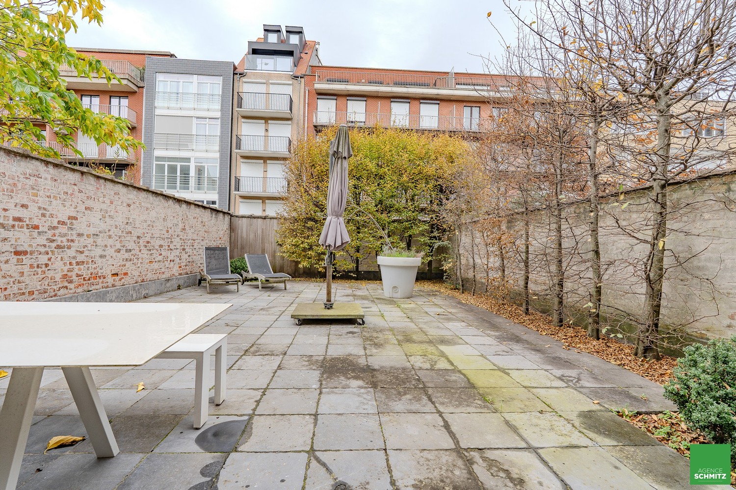 Instapklaar appartement met 3 slaapkamers en een royaal terras vlak aan het strand. - foto 1