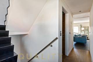 Instapklare in hartje centrum gelegen bel-etage woning met 3 (mogelijk 4) slaapkamers.Op zoek naar een moderne en energiezuinige woning op een...