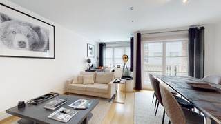 Recent duplex appartement gelegen in het centrum van Knokke op wandelafstand van de Dumortierlaan en de Lippenslaan. Het gebouw is van 2009...