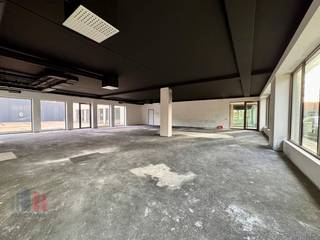 Deze uitstekend gelegen kantoorruimte van +/- 252 m² maakt deel uit van het nieuwbouwproject "BelFORT" en is gelegen op een absolute toplocatie...