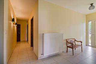 Deze instapklare en energiezuinige woning in het landelijke Langdorp biedt een mooie mix van ruimte, licht en comfort.Je komt binnen in een aangename...