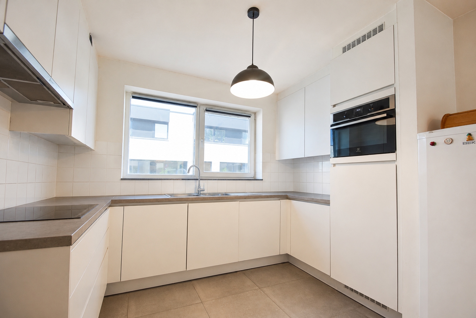 Recente halfopen woning met 2 slaapkamers in doodlopende straat - foto 5