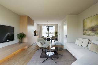 <p><span>Cet appartement triplex unique est accessible par la Stationsstraat et se distingue par son agencement ludique et réfléchi. L'espace de vie ouvert de style loft est situé au deuxième étage, tandis que les deux chambres à coucher principales sont réparties au rez-de-chaussée et au premier étage.</span></p><p><span> </span></p><p><span>Les deux chambres sont spacieuses et accueillent un lit double, un dressing et une salle de bains privée avec double lavabo et toilettes. Cette disposition rend l'appartement idéal pour une jeune famille ainsi que pour des couples ou des colocataires qui souhaitent cohabiter confortablement.</span></p><p><span> </span></p><p><span>L'étage de vie constitue le cœur de l'appartement avec une cuisine ouverte, un débarras très spacieux et des toilettes supplémentaires pour les invités. A côté, vous bénéficiez d'une terrasse orientée vers le sud et fermée sur le côté, ce qui vous assure une plus grande intimité.</span></p><p><span> </span></p><p><span>L'appartement est accompagné d'un garage particulièrement spacieux (à acheter séparément pour €40.000), situé dans la rue Ambachtsstraat. Il offre de la place pour une voiture, plusieurs vélos, des poubelles et est équipé de la possibilité d'installer une borne de recharge, reliée au compteur privé.</span></p><p><span> </span></p><p><span>Les finitions seront réalisées conformément au cahier des charges et comprendront un chauffage par le sol, des panneaux solaires et une pompe à chaleur. En outre, les acheteurs ont la liberté de choisir leurs propres matériaux de finition, tels que les revêtements de sol, les portes intérieures, la cuisine et les sanitaires.</span></p><p><span> </span></p><p><span>Ce projet à haute efficacité énergétique atteint un niveau E de 10, bien en deçà de la norme E30, ce qui permet de bénéficier d'une exonération de la taxe foncière pendant 5 ans. L'achèvement des travaux est prévu pour le second semestre 2026.</span></p><p><span> </span></p><p><span> </span></p><p><span> </span></p><p><span> </span></p><p><span>Or : Appartement unique en triplex avec entrée le long de la Stationsstraat et un agencement surprenant. </span></p><p><span>L'espace de vie lumineux de style loft se trouve au deuxième étage, tandis que deux chambres principales complètes avec chacune une salle de bain sont réparties au rez-de-chaussée et au premier étage, ce qui est idéal pour les familles ou les colocations.</span></p><p><span>Le rez-de-chaussée comprend une cuisine ouverte, un grand débarras et des toilettes pour les invités, suivis d'une terrasse orientée vers le sud offrant une plus grande intimité. </span></p><p><span>Co-achat obligatoire : un garage très spacieux (€40.000) à Ambachtsstraat, adapté à la voiture, aux vélos et à la station de recharge.</span></p><p><span>Finition de haute qualité selon les spécifications avec chauffage par le sol, panneaux solaires et pompe à chaleur. Libre choix des matériaux. Efficacité énergétique de niveau E 10 (exonération de l'impôt foncier pendant 5 ans). Achèvement prévu pour le deuxième semestre 2026.</span></p><p><span> </span></p><p><span>Une opportunité unique pour ceux qui recherchent un appartement en duplex étonnamment spacieux, situé en plein centre du village de Duffel-West, à proximité des écoles, des commerces, du marché hebdomadaire, des infrastructures sportives et de loisirs.</span></p><p><span>La facilité d'accès est également un atout, une situation centrale entre Bruxelles - Anvers, Malines - Lier, la gare et la piste cyclable.</span></p><p><span> </span></p><p><span>Visites uniquement sur rendez-vous, info sans engagement au bureau : 015/755 444 ou</span><span> <span>info@immovercammen.be</span></span></p><p><span> </span></p>